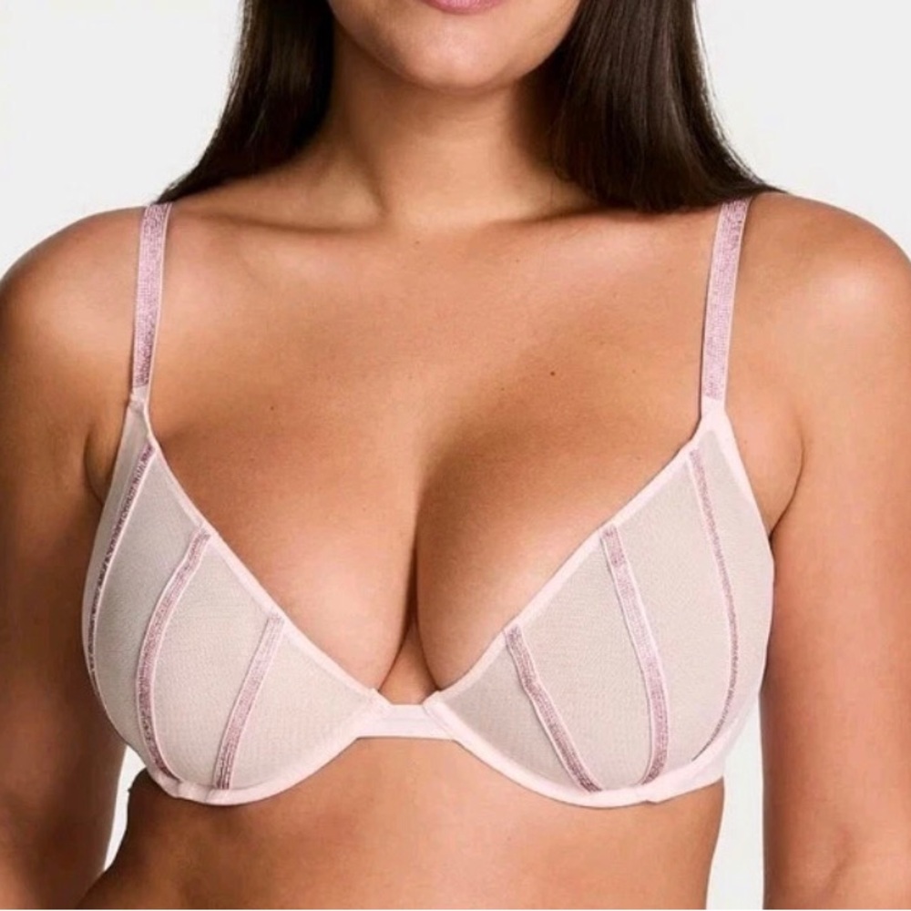 Plunge Underwire Bra in Light Pink — Supportive Everyday Style